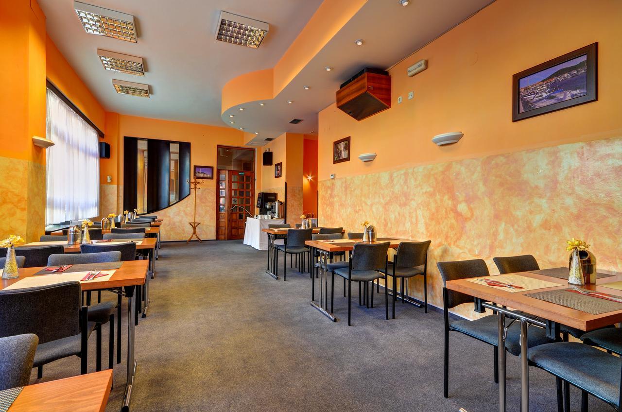 Hotel Pizzeria Istria Velké Losiny Exterior foto